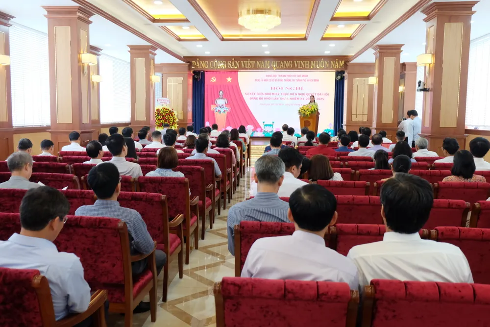 Quang cảnh hội nghị Quang cảnh hội nghị