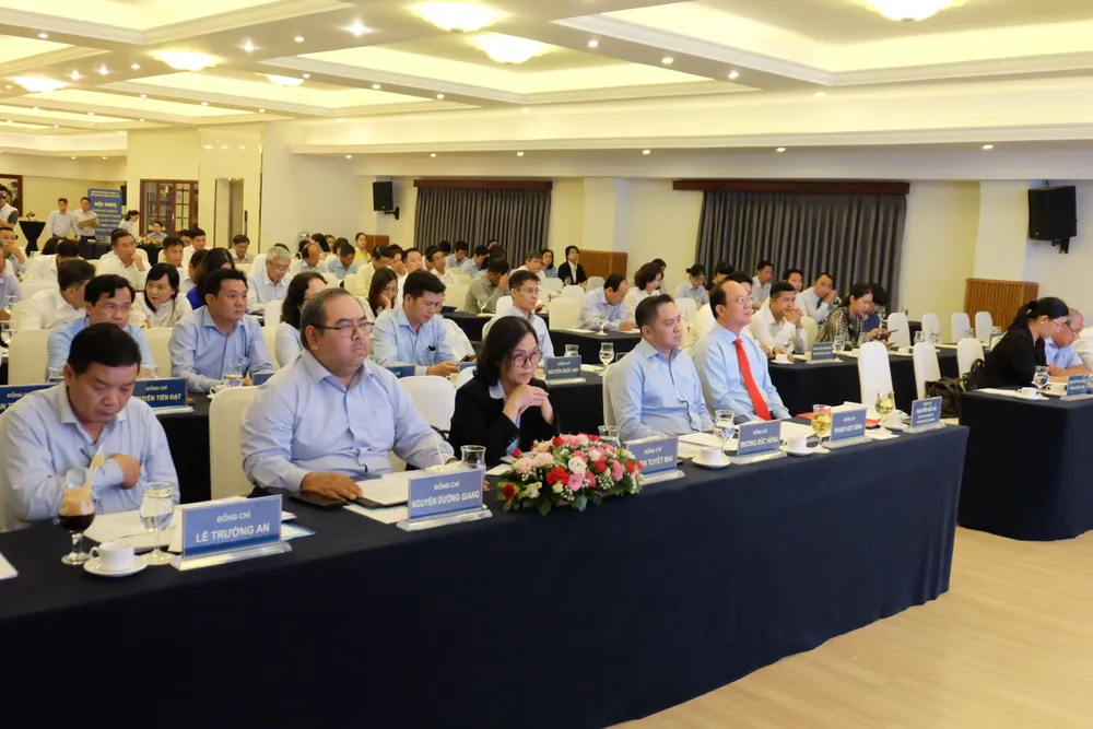 Các đại biểu tham dự hội nghị Các đại biểu tham dự hội nghị