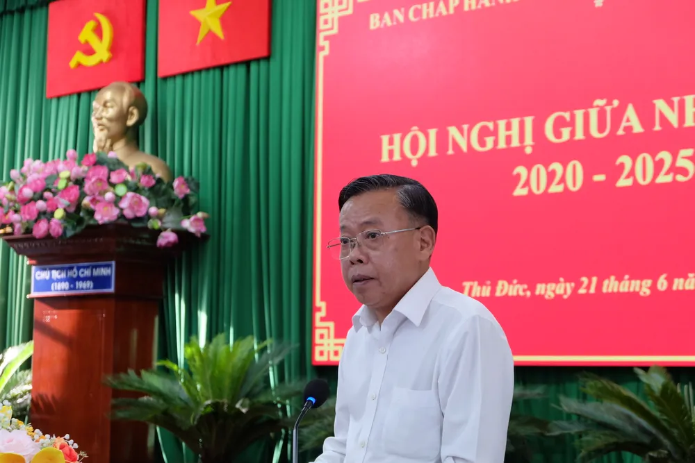 Bí thư Thành ủy Thủ Đức Nguyễn Hữu Hiệp phát biểu bế mạc hội nghị