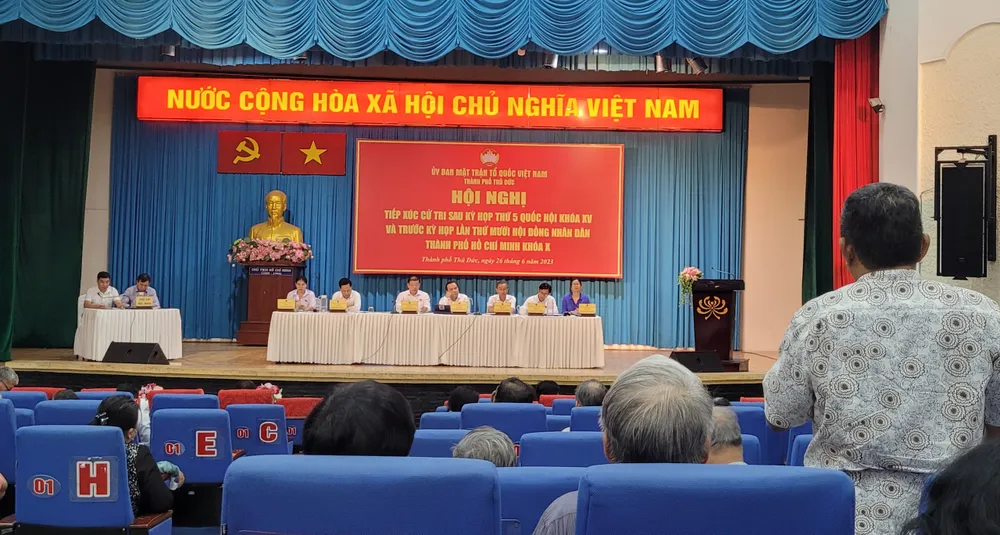 Quang cảnh hội nghị tiếp xúc cử tri