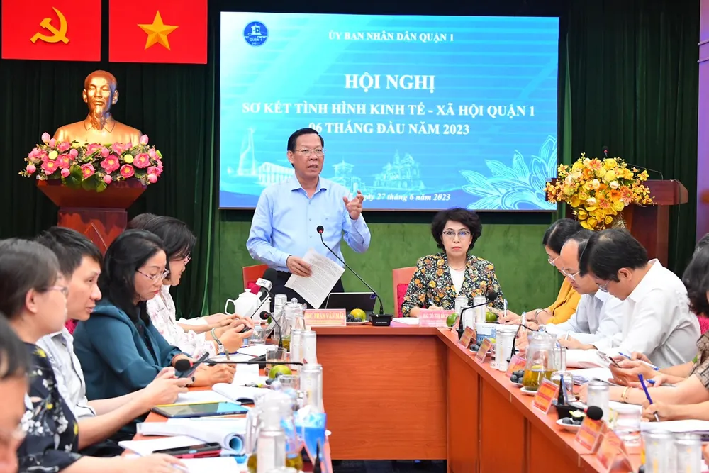 Chủ tịch UBND TPHCM Phan Văn Mãi phát biểu tại hội nghị sơ kết tình hình kinh tế - xã hội quận 1 trong 6 tháng đầu năm 2023. Ảnh: VIỆT DŨNG Chủ tịch UBND TPHCM Phan Văn Mãi phát biểu tại hội nghị sơ kết tình hình kinh tế - xã hội quận 1 trong 6 tháng đầu năm 2023. Ảnh: VIỆT DŨNG