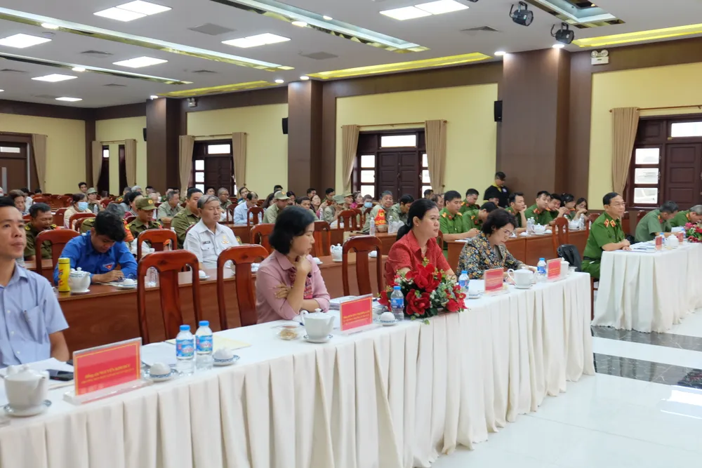 Các đại biểu tham dự hội nghị