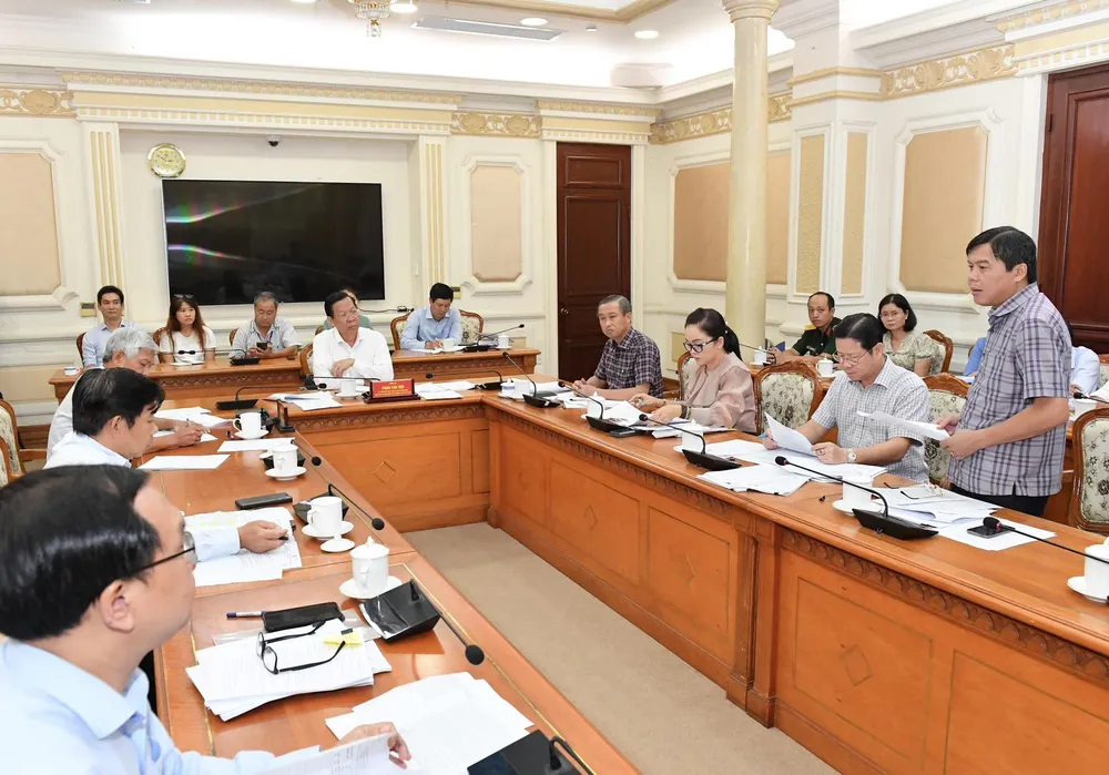 Quang cảnh buổi làm việc. Ảnh: VIỆT DŨNG