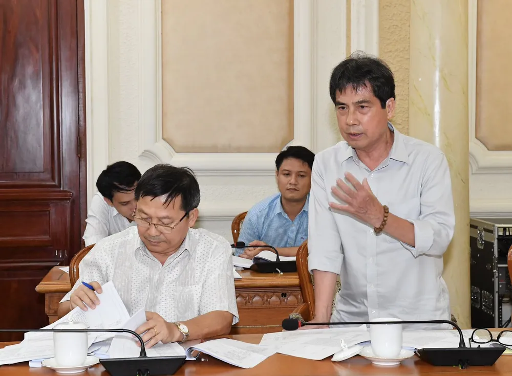 Đại diện Hội đồng lĩnh vực 5 báo cáo tại buổi làm việc. Ảnh: VIỆT DŨNG