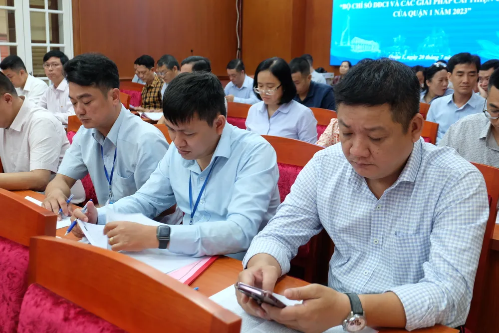 Các đại biểu tham dự tọa đàm