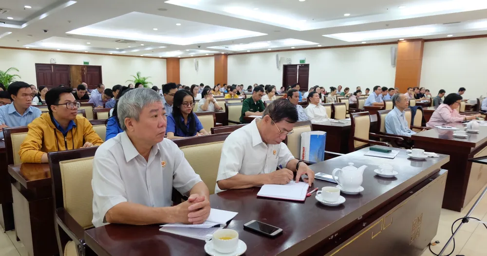 Các đồng chí tham dự hội nghị tập huấn