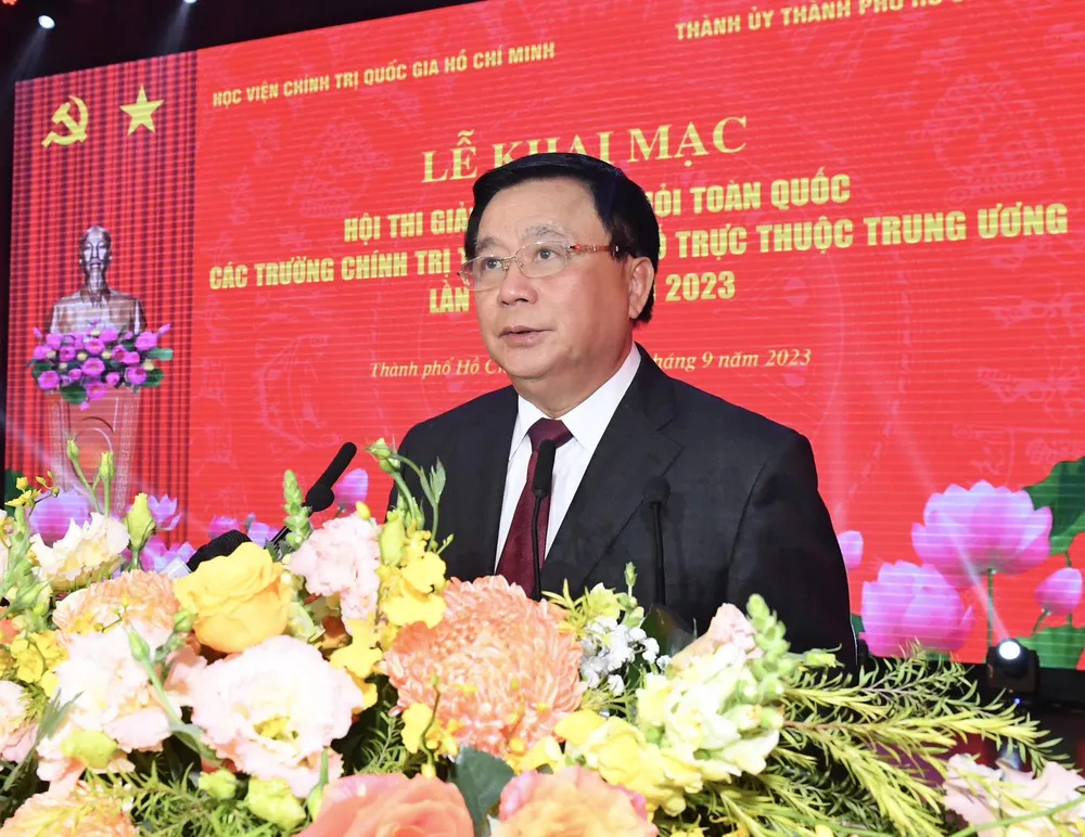 GS-TS Nguyễn Xuân Thắng, Giám đốc Học viện Chính trị quốc gia Hồ Chí Minh phát biểu khai mạc hội thi. Ảnh VIỆT DŨNG GS-TS Nguyễn Xuân Thắng, Giám đốc Học viện Chính trị quốc gia Hồ Chí Minh phát biểu khai mạc hội thi. Ảnh VIỆT DŨNG