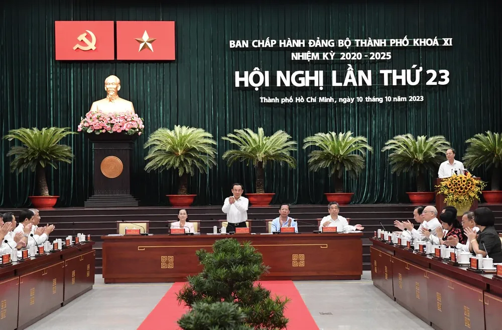 Hội nghị Thành ủy lần thứ 23. Ảnh: VIỆT DŨNG