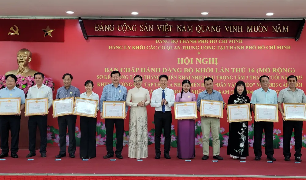 Các cá nhân được khen thưởng Dân vận khéo cấp khối năm 2023