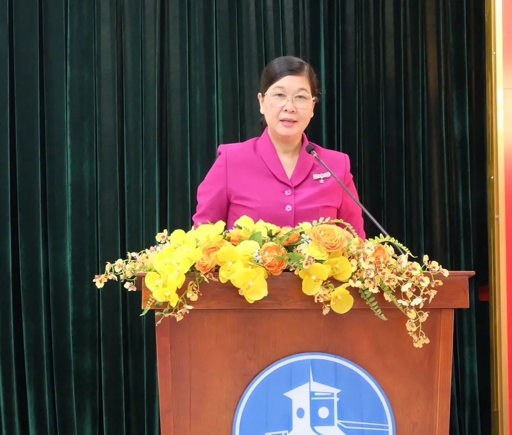 Phó Bí thư Thường trực Quận ủy quận 1 Hoàng Thị Tố Nga phát biểu tại buổi lễ