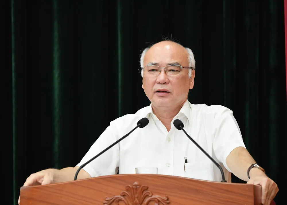 Đồng chí Phan Nguyễn Như Khuê quán triệt Quy định 100 của Ban Bí thư và Quy định 101 của Bộ Chính trị. Ảnh: VIỆT DŨNG