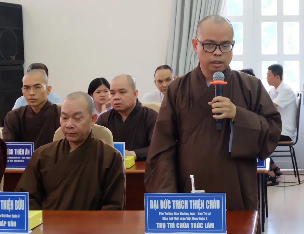 Đại đức Thích Thiện Châu, Trụ trì Chùa Trúc Lâm nêu ý kiến tại buổi họp mặt