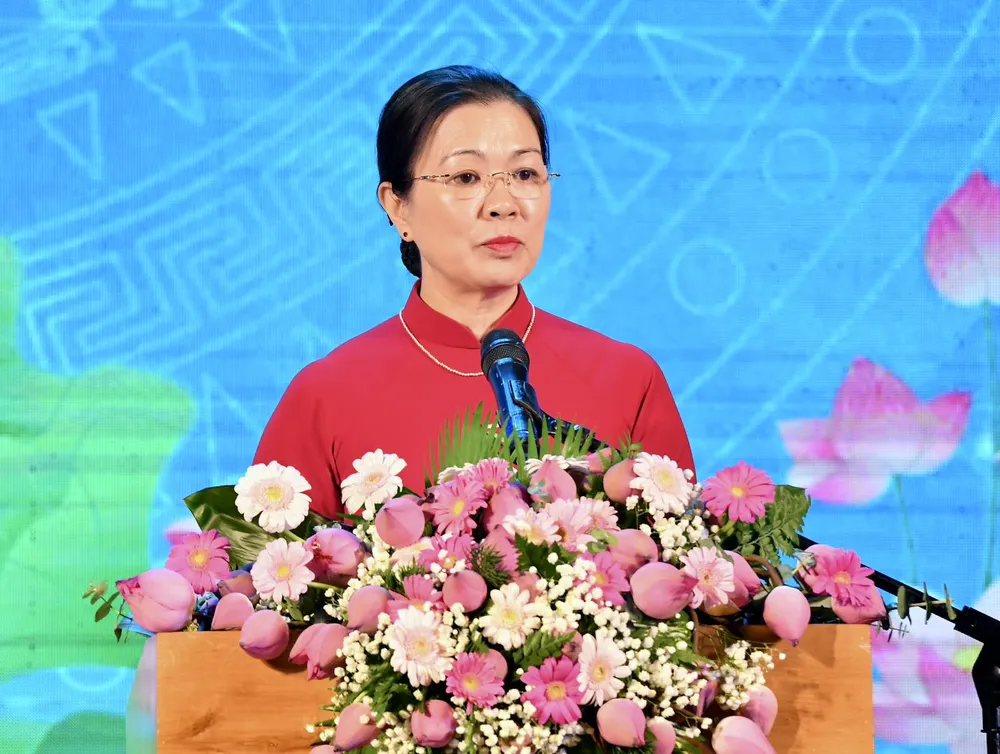 Phó Chủ tịch Ủy ban Trung ương MTTQ Việt Nam Trương Thị Ngọc Ánh phát biểu tại ngày hội. Ảnh: VIỆT DŨNG