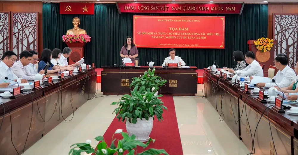 29-3. Toạ đàm tổng kết 10 năm thực hiện Kết luận 100.jpg