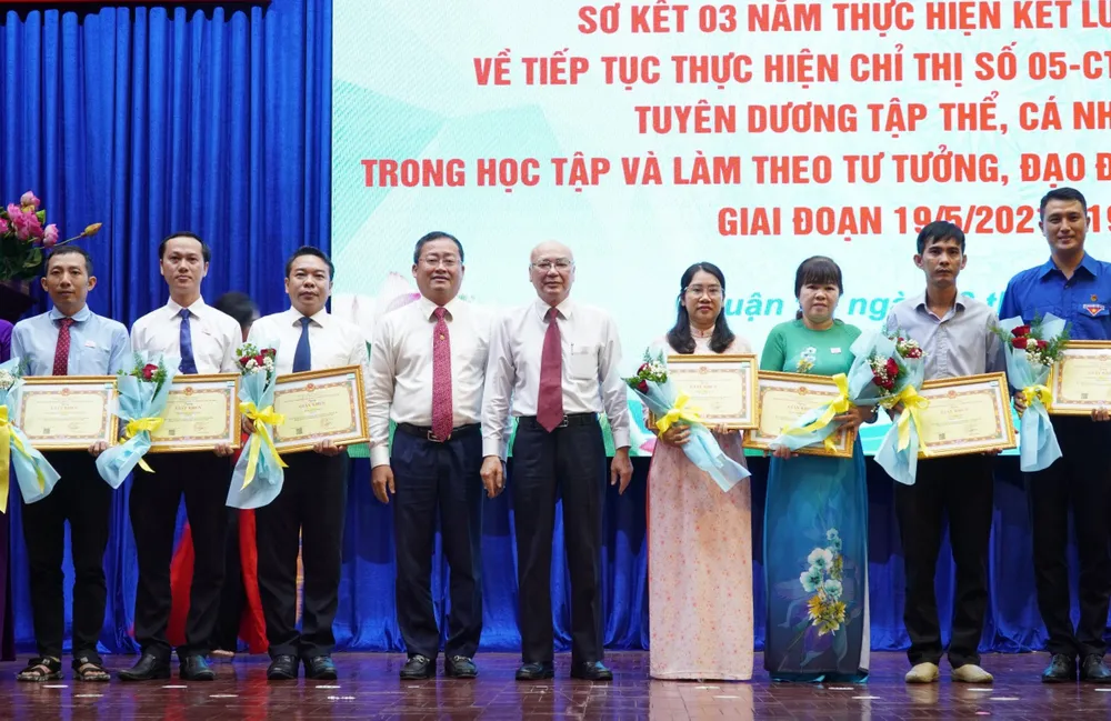 28-5. Q11 sơ kết 3 năm 1.jpg