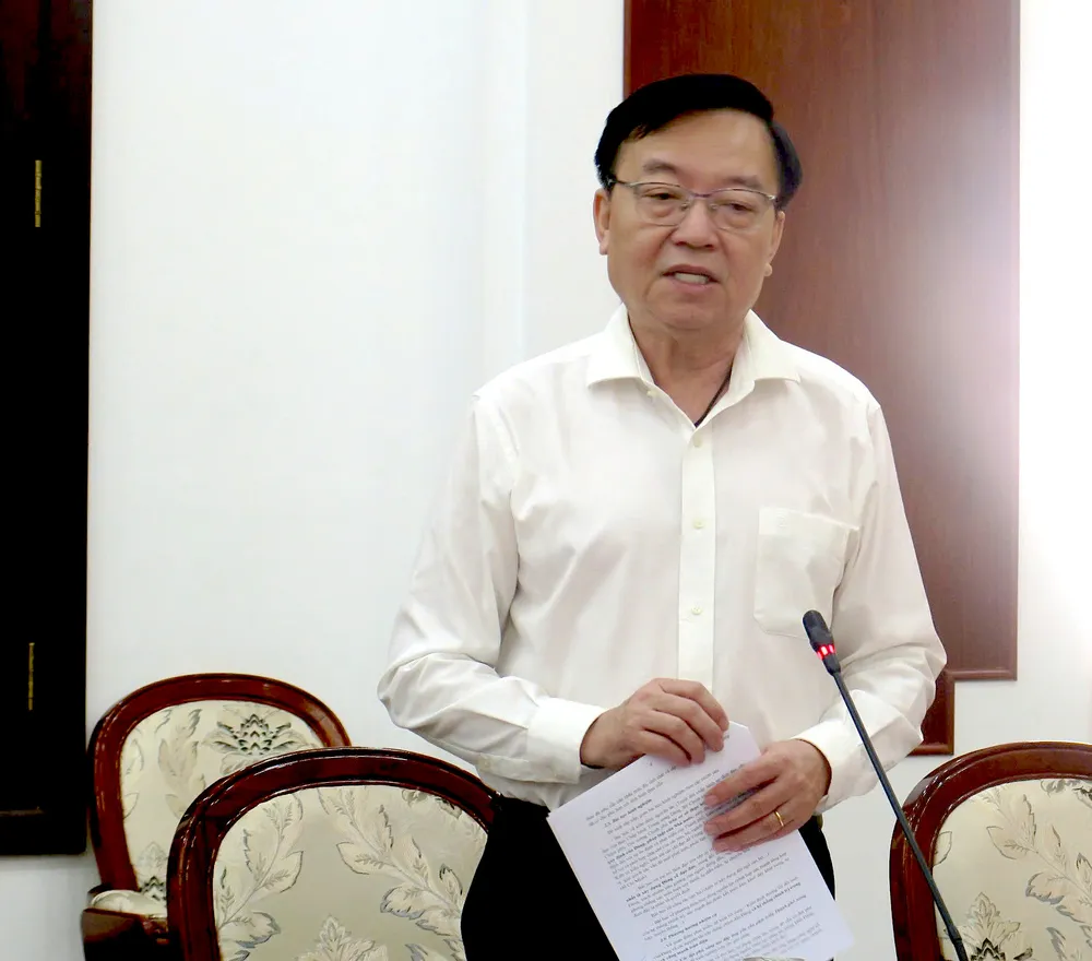 12-11. Tổ biên tập 1.jpg