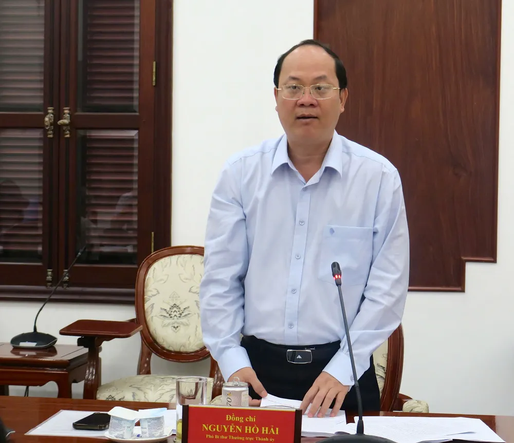 12-11. Tổ biên tập 5.jpg