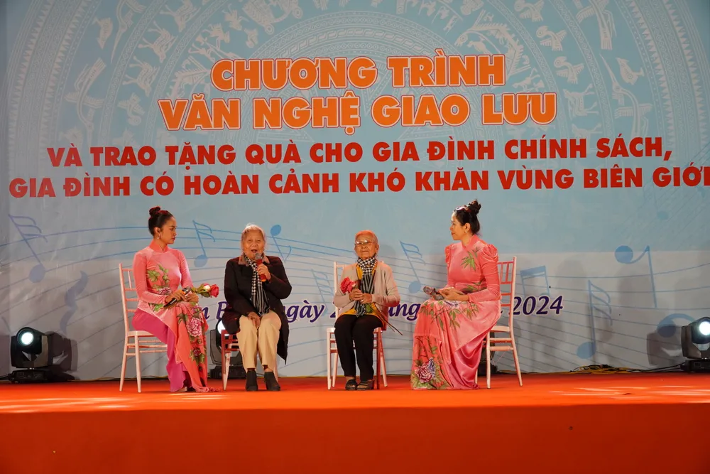 Giao lưu cùng Nghệ sĩ ưu tú Phi Điểu, Nghệ sĩ ưu tú Lê Thiện