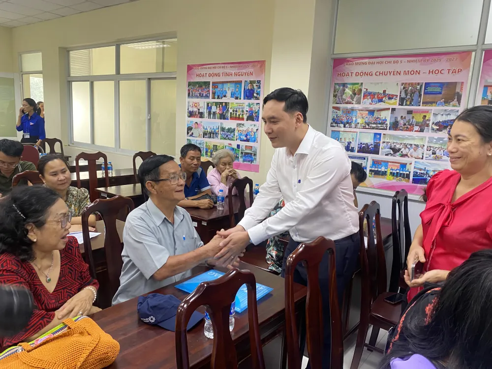 ong mai huu quyet.jpeg