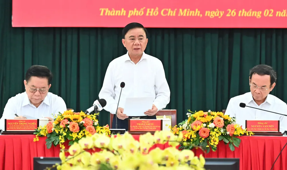 Thường trực Ban Bí thư Trần Cẩm Tú phát biểu định hướng buổi làm việc. Ảnh: VIỆT DŨNG
