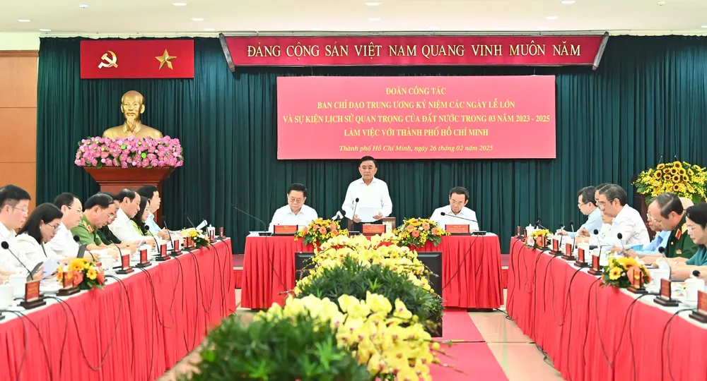 Các đại biểu tham dự buổi làm việc. Ảnh: VIỆT DŨNG