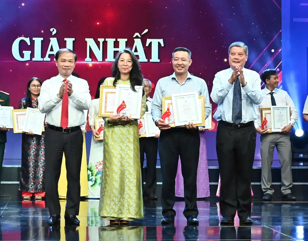 26-4. Giải nhất.jpg