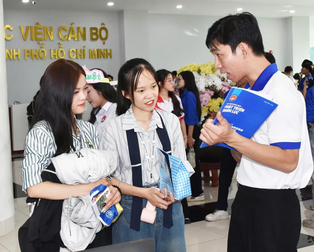 8-6. Học viện Cán bộ TPHCM 3.jpg