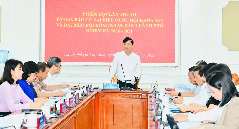 Ủy ban bầu cử TPHCM họp phiên thứ 3. Ảnh VIỆT DŨNG