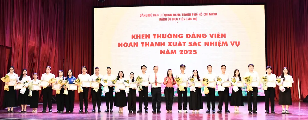 Ảnh chụp Màn hình 2025-12-27 lúc 17.01.40.png