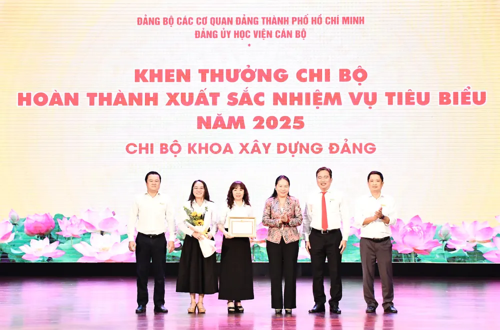 Ảnh chụp Màn hình 2025-12-27 lúc 17.02.24.png