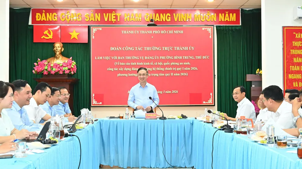 Phó Bí thư Thành ủy TPHCM Đặng Minh Thông phát biểu tại buổi làm việc. Ảnh VIỆT DŨNG
