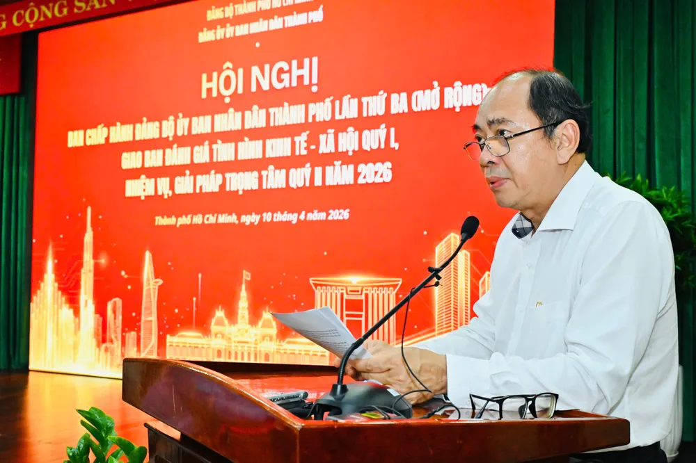 Giám đốc Sở Y tế TPHCM Tăng Chí Thượng phát biểu tại hội nghị. Ảnh: VIỆT DŨNG