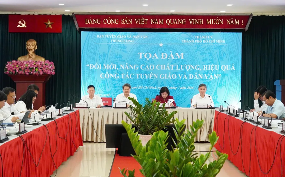 17-7. Chủ toạ.jpg