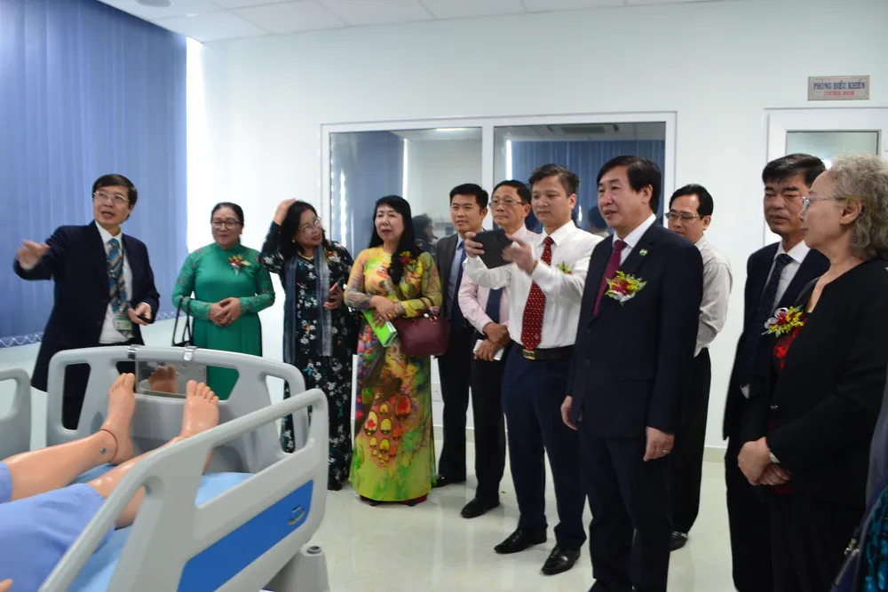 Trường ĐH Y khoa Phạm Ngọc Thạch khánh thành tòa nhà phục vụ giảng dạy hiện đại ảnh 1