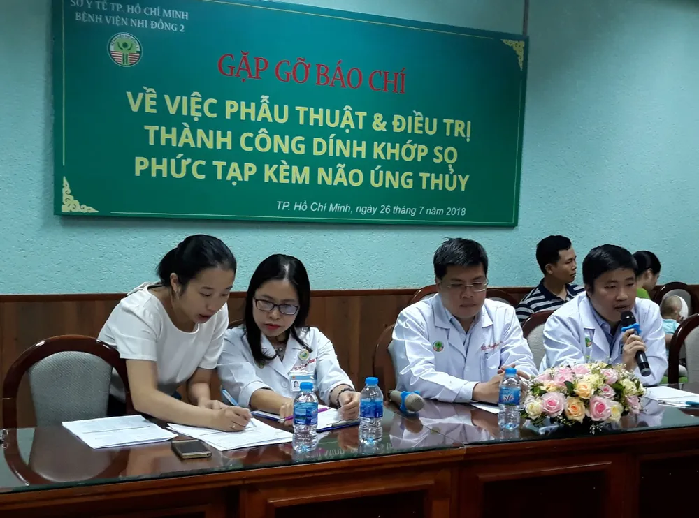 Phẫu thuật thành công 2 trường hợp dính khớp sọ phức tạp kèm não úng thủy ảnh 2