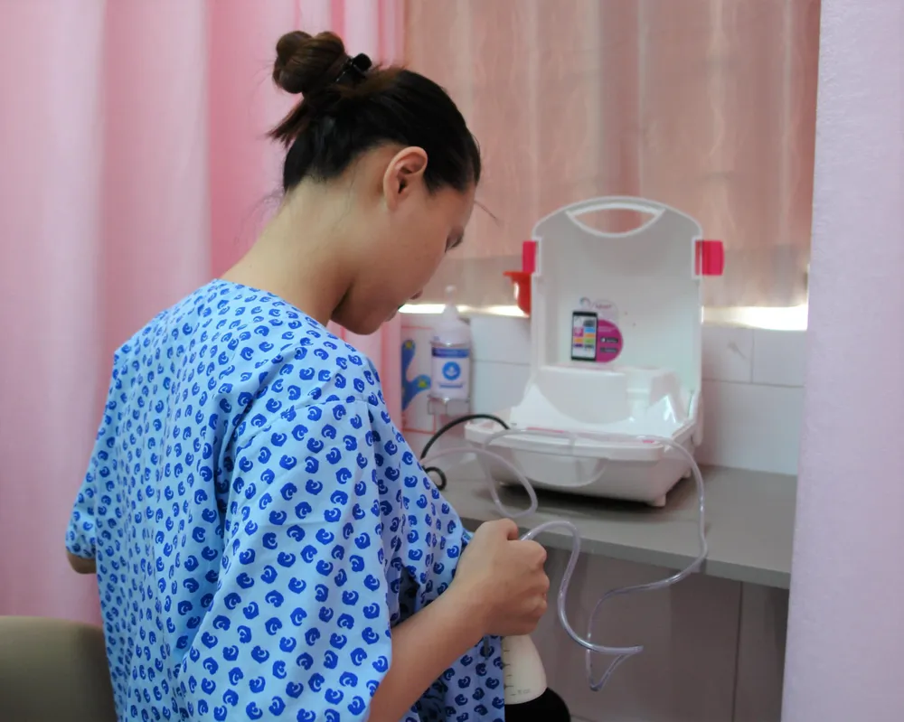 Ngân hàng sữa mẹ đầu tiên tại khu vực phía Nam chính thức đi vào hoạt động ảnh 1