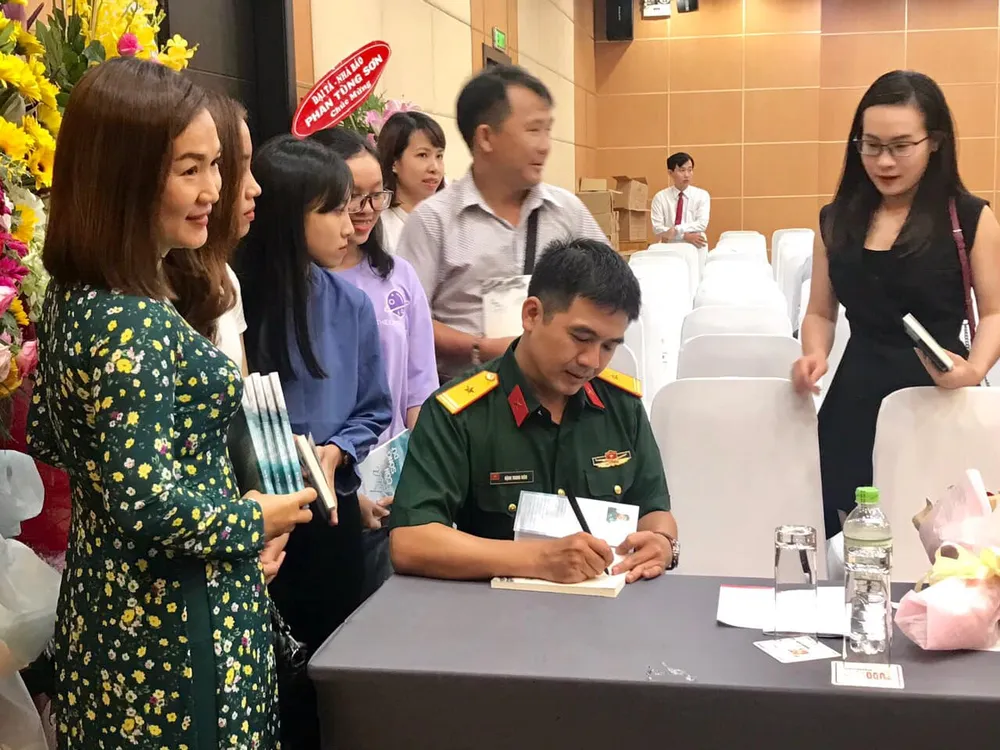 “Mùa con sóng dữ” – nét cắt hùng tráng về cuộc sống ảnh 1