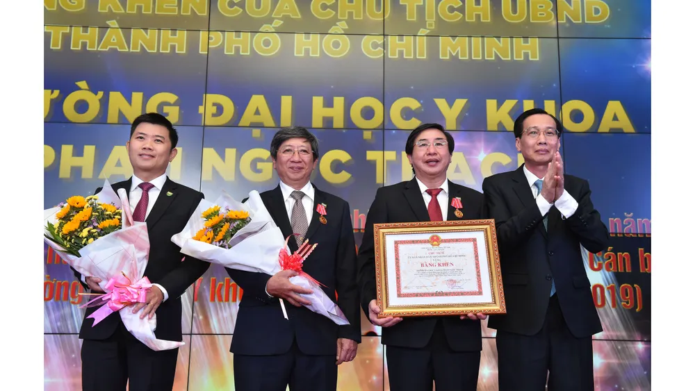 Trường Đại học Y khoa Phạm Ngọc Thạch đón nhận Huân chương Lao động hạng Nhì ảnh 4