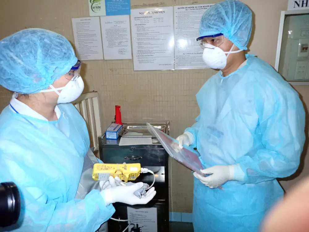 Diễn tập 2 tình huống khẩn cấp tiếp nhận bệnh nhân nhiễm virus Corona ảnh 13