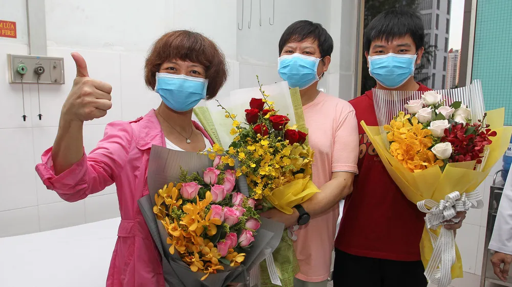 Bệnh nhân nhiễm Covid-19 thứ hai tại TPHCM đã xuất viện ảnh 3