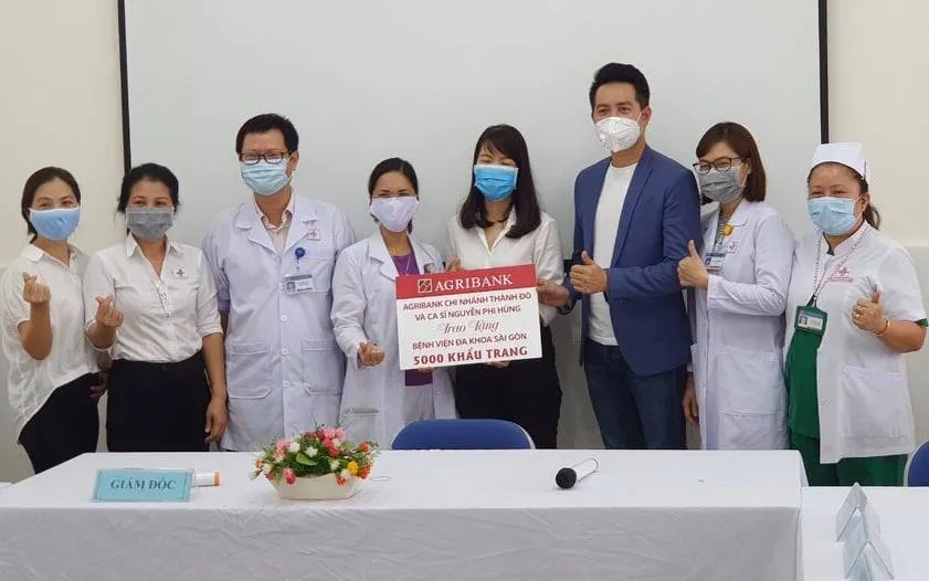 Bệnh viện Dã chiến 2.3 tặng 1.000 nón kính bảo hộ phòng chống dịch cho BV Quân y 175 ảnh 2