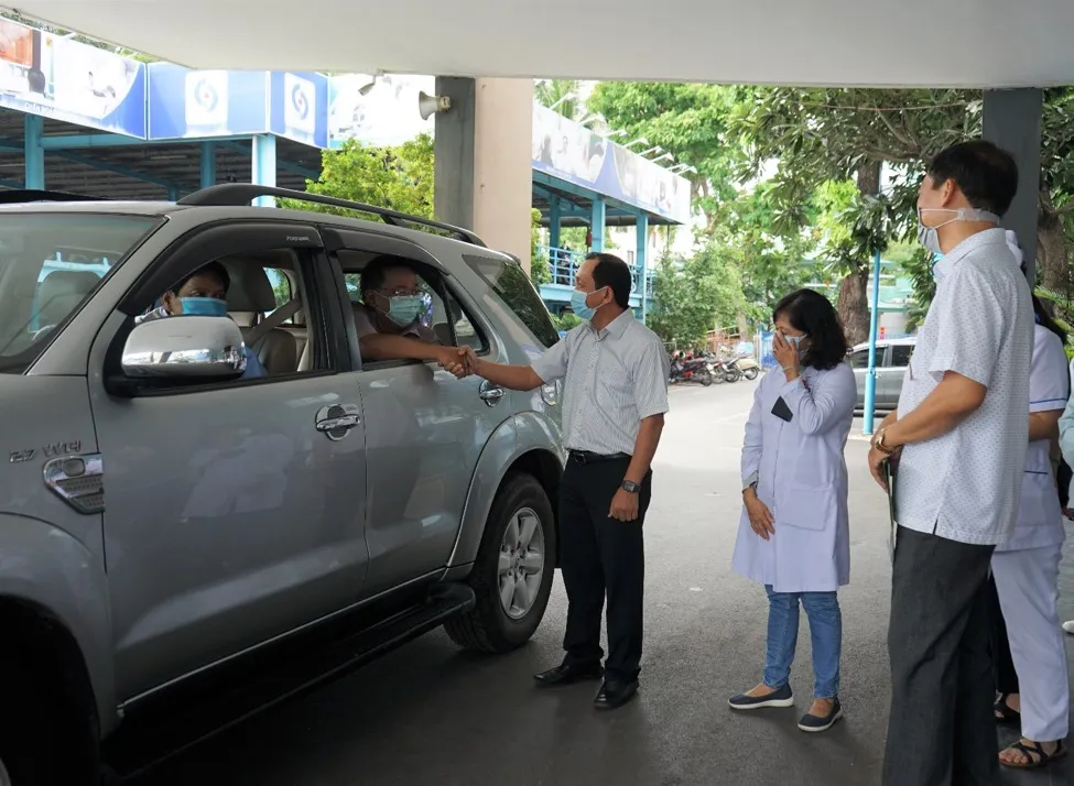 Đoàn y, bác sĩ TPHCM lên đường chi viện cho TP Đà Nẵng chống dịch Covid-19 ảnh 1