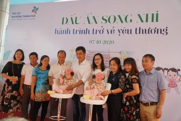 Cặp song sinh Trúc Nhi - Diệu Nhi khỏe mạnh, xuất viện ảnh 2