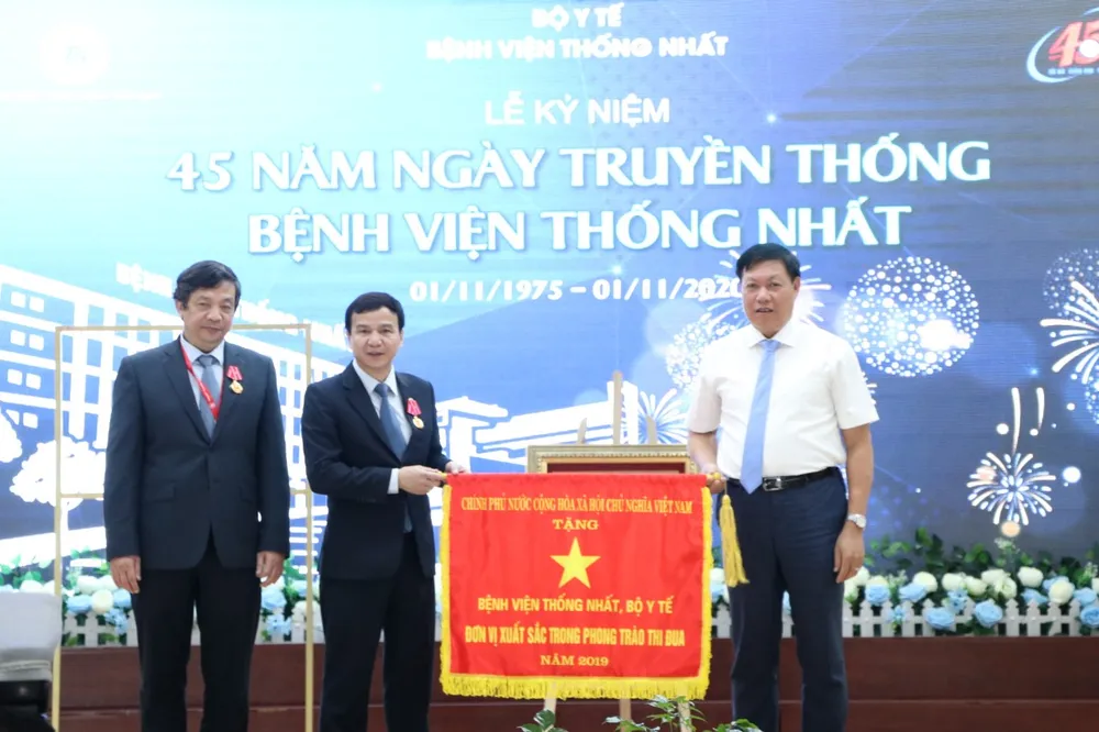 Bệnh viện Thống Nhất đón nhận nhiều danh hiệu cao quý ảnh 1