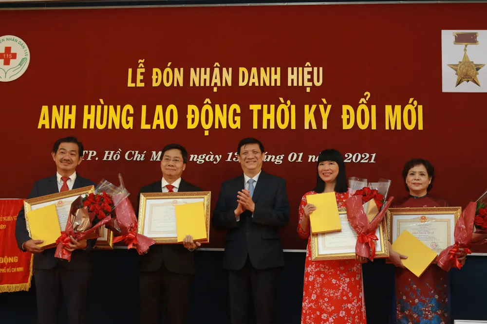 Bệnh viện Nhân dân 115  đón nhận danh hiệu Anh hùng Lao động thời kỳ đổi mới  ảnh 3