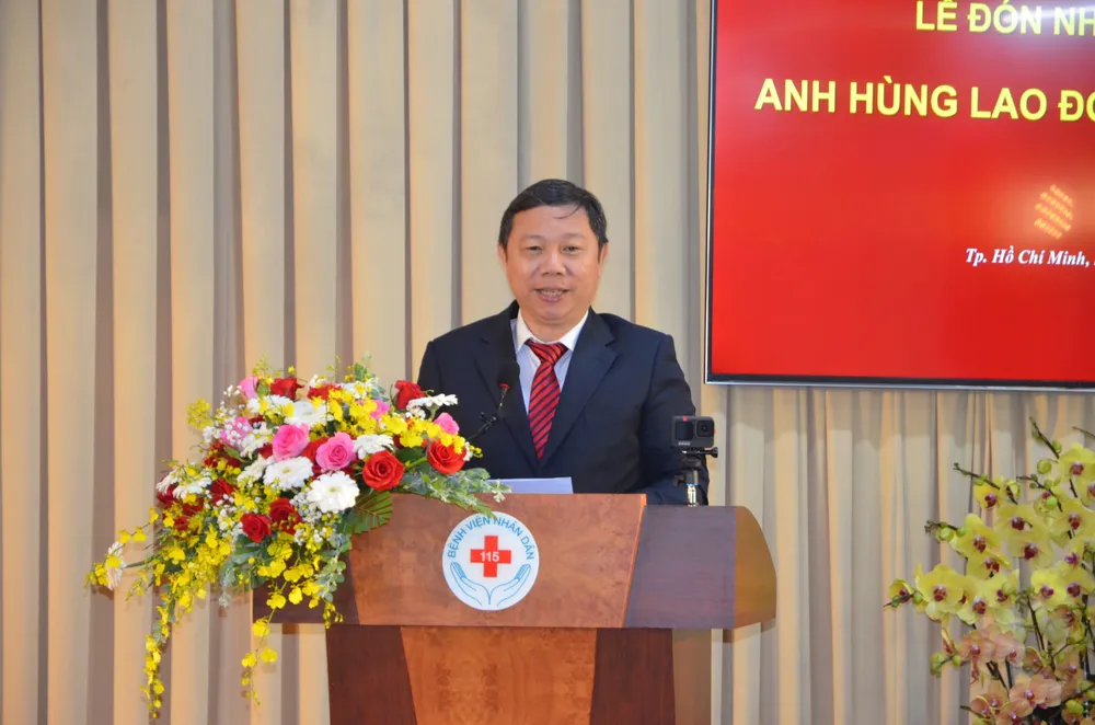 Bệnh viện Nhân dân 115  đón nhận danh hiệu Anh hùng Lao động thời kỳ đổi mới  ảnh 1