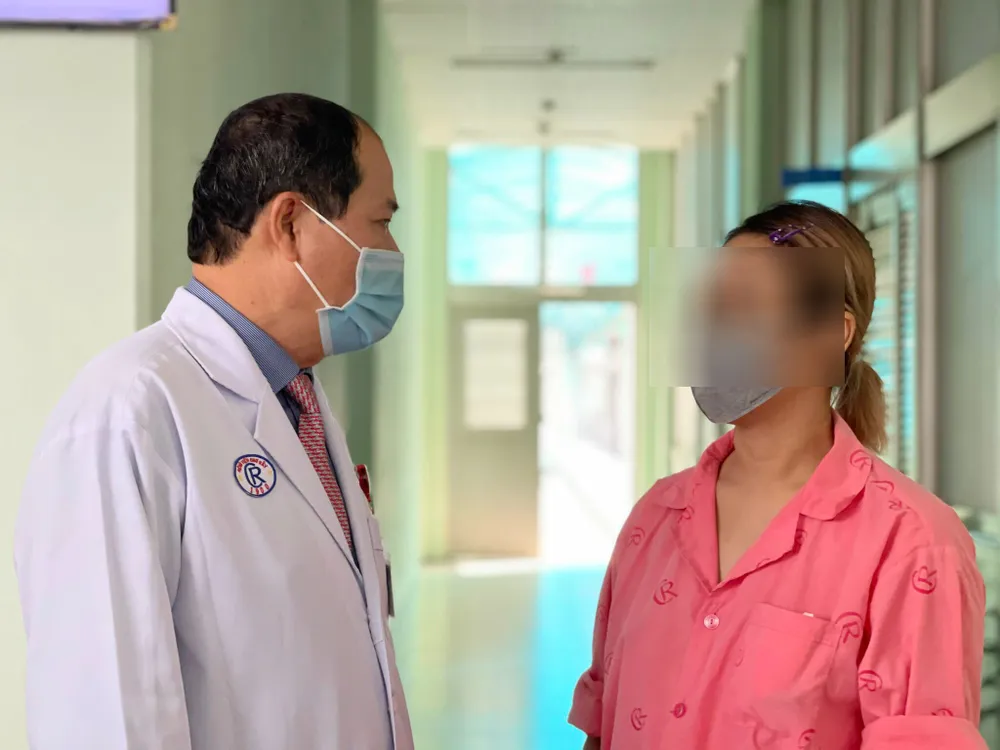 Bóc tách thành công khối u tuyến tụy “khổng lồ” hiếm gặp ảnh 1