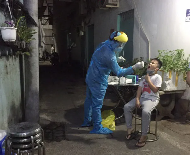 Phong tỏa tạm thời khu nhà trọ trên đường Nguyễn Phúc Chu, quận Tân Bình ảnh 1