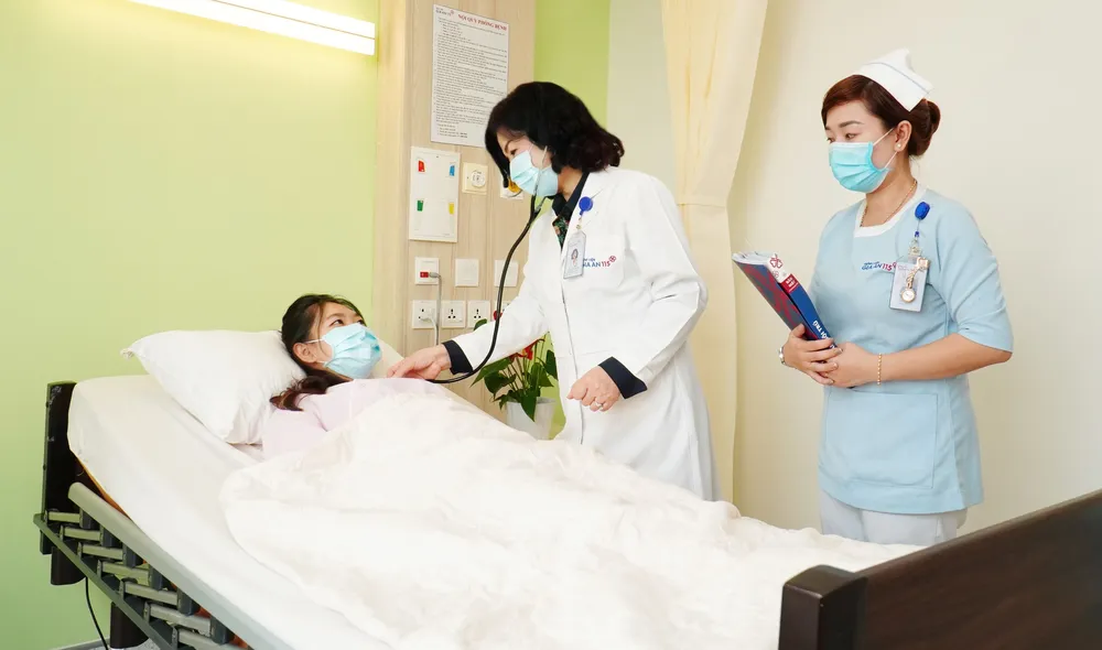 Buồn chuyện gia đình, người phụ nữ uống gần 200 viên thuốc ảnh 1