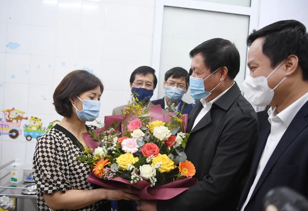 Sáng 8-3, triển khai những mũi tiêm vaccine ngừa Covid-19 đầu tiên tại TPHCM, Hà Nội và Hải Dương ảnh 14